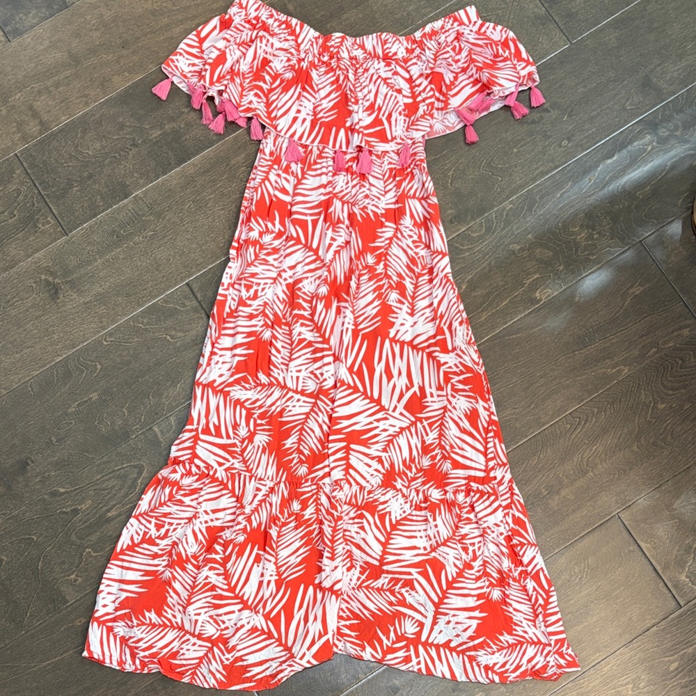 Elegant Red and White Leaf Print Maxi Dress